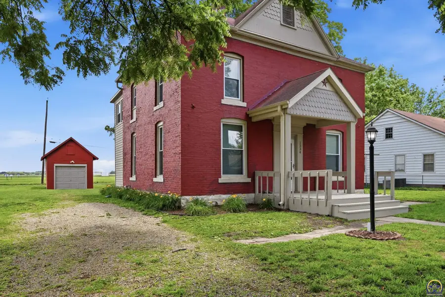 1334 NE Arter Ave, Topeka, KS 66616 - #2