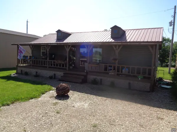 205 Cedar Circle Ter, Alma, KS 66401
