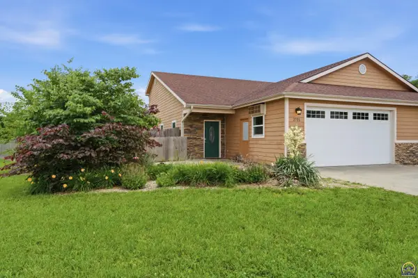 2721 Buttonwood Dr, Manhattan, KS 66502