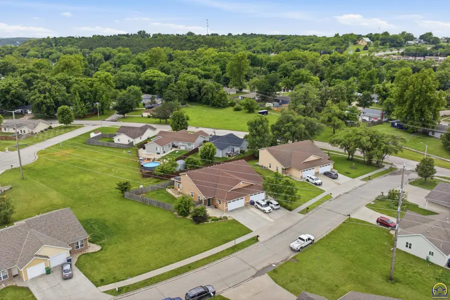 2721 Buttonwood Dr, Manhattan, KS 66502 - #3