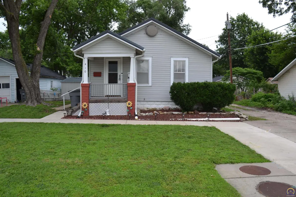 410 E 2nd Ave, Emporia, KS 66801 - #1