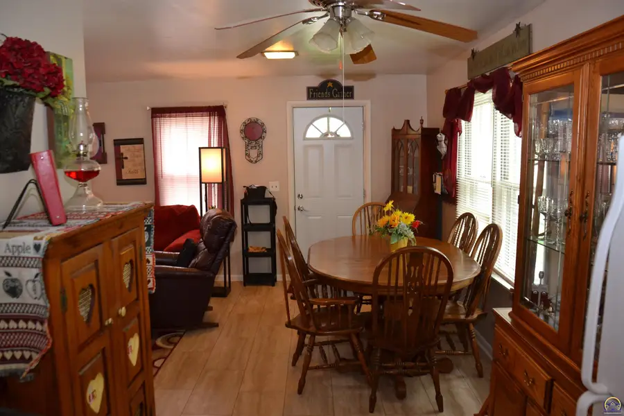 410 E 2nd Ave, Emporia, KS 66801 - #2
