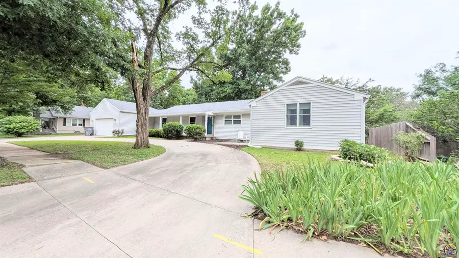 1715 E Wilman Ct, Emporia, KS 66801 - #3