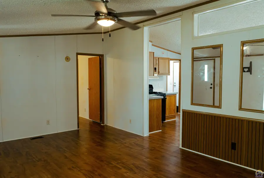429 NE Grattan St, Topeka, KS 66616 - #3