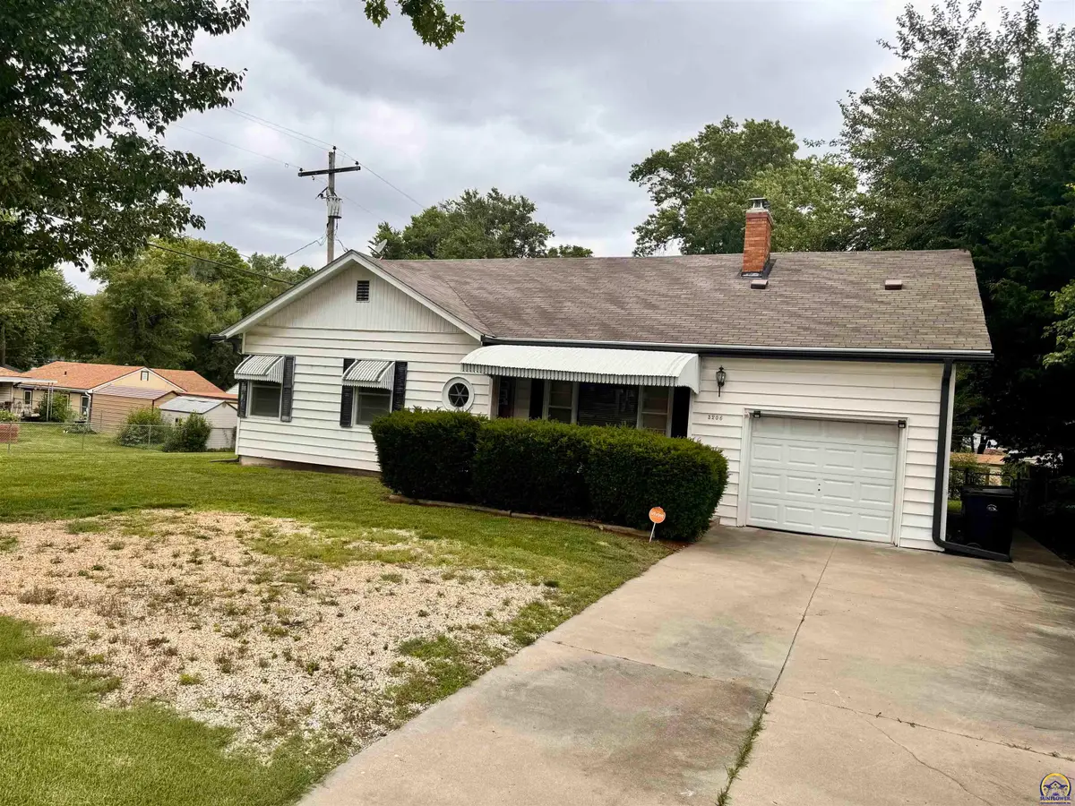 3206 SW 10th Ave, Topeka, KS 66604 - #1