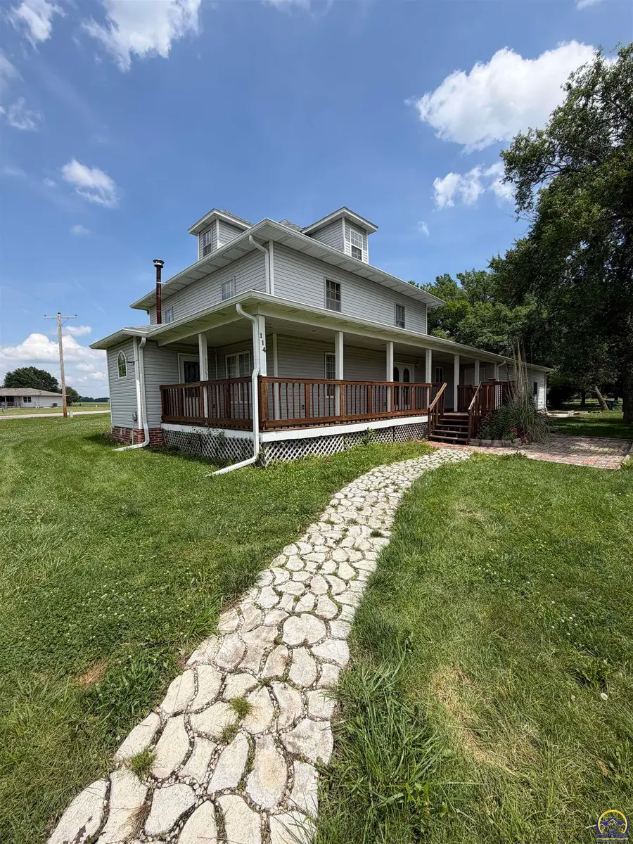 114 S Walnut St, Neosho Rapids, KS 66864 - #2