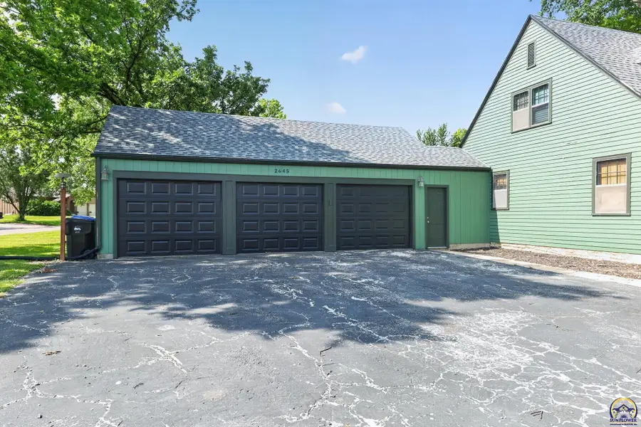 2645 SE 29th St, Topeka, KS 66605 - #2