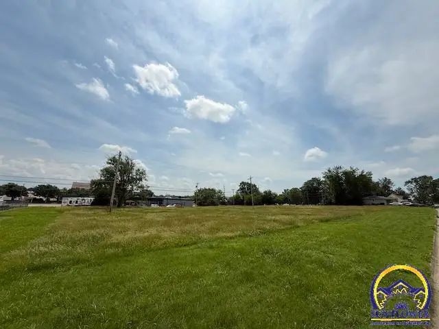 3605 SW Topeka Blvd, Topeka, KS 66611 - #3