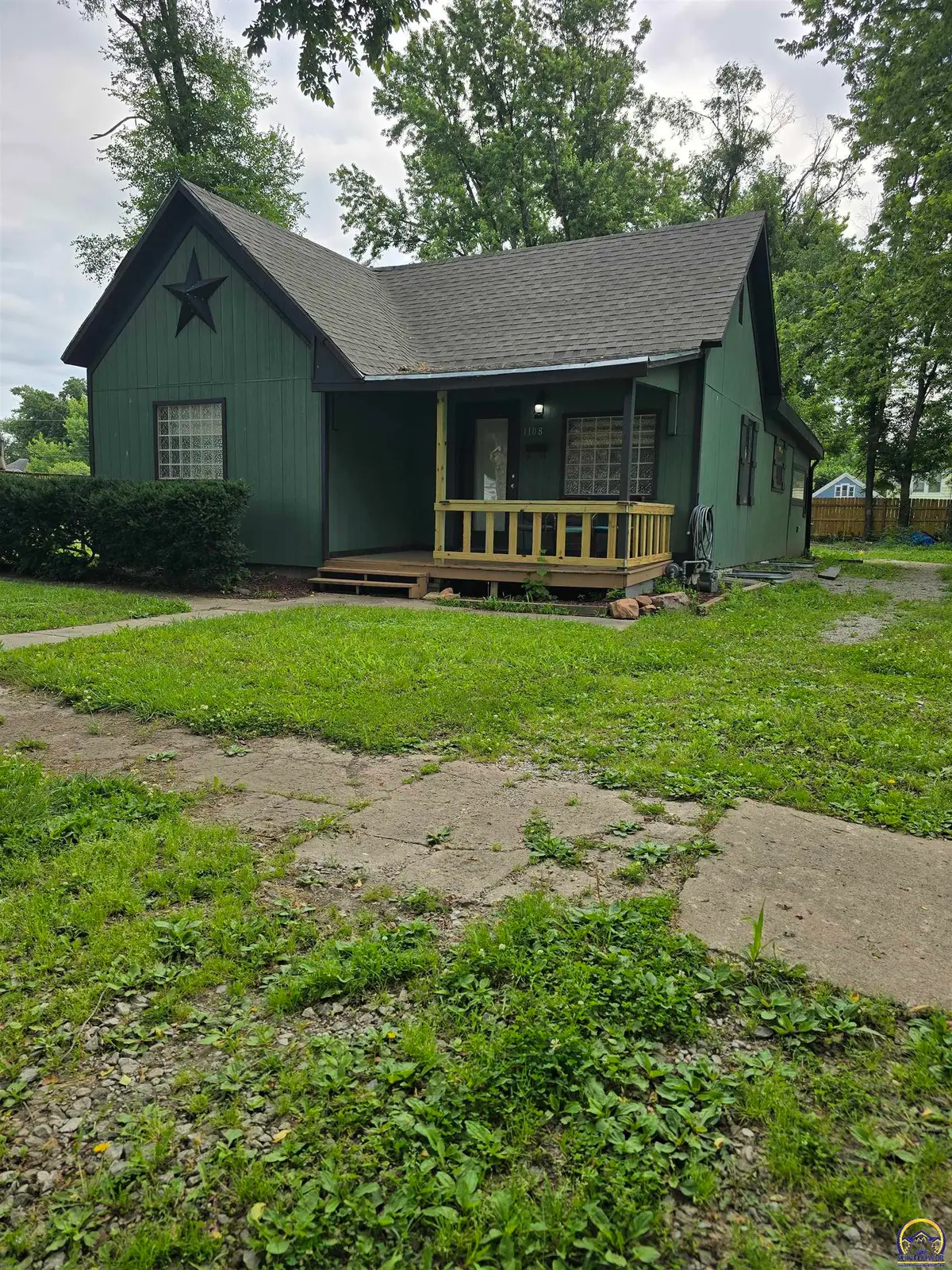 1108 NE Oakland Ave, Topeka, KS 66616 - #1