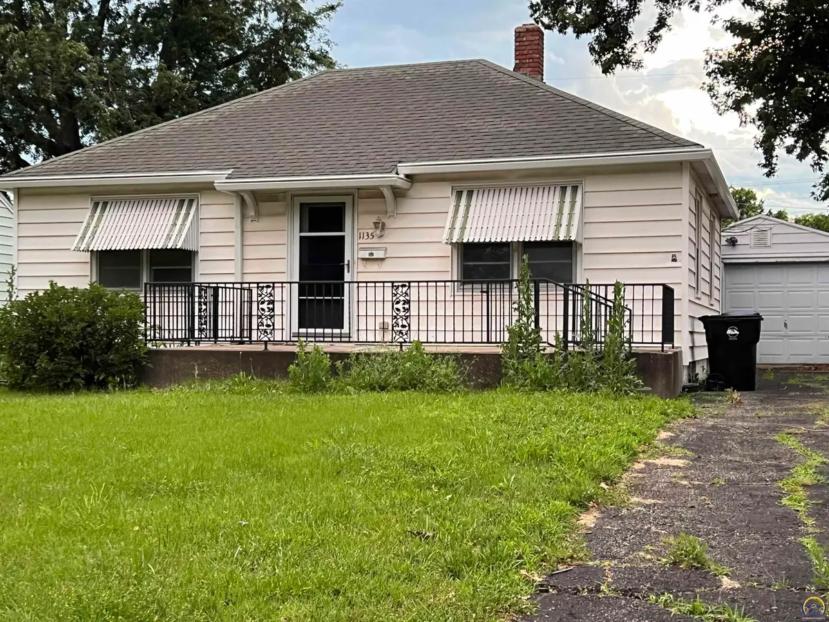 1135 SW Jane St, Topeka, KS 66604 - #1