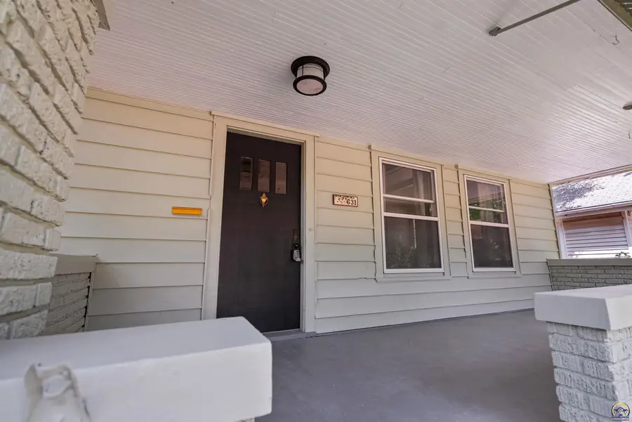 631 SW Lindenwood Ave, Topeka, KS 66606 - #3
