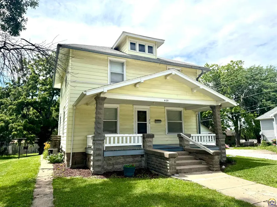 409 N 6th St, Sabetha, KS 66534 - #2