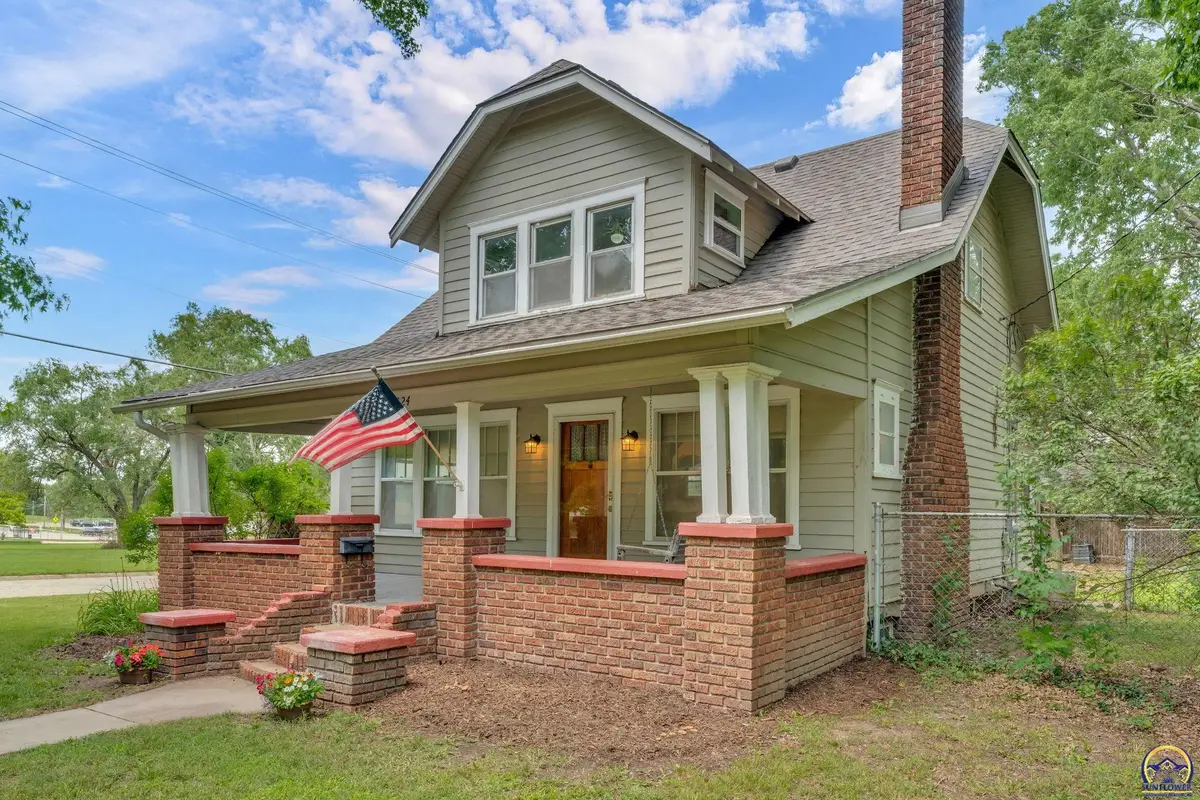 3324 SW Front St, Topeka, KS 66606 - #1