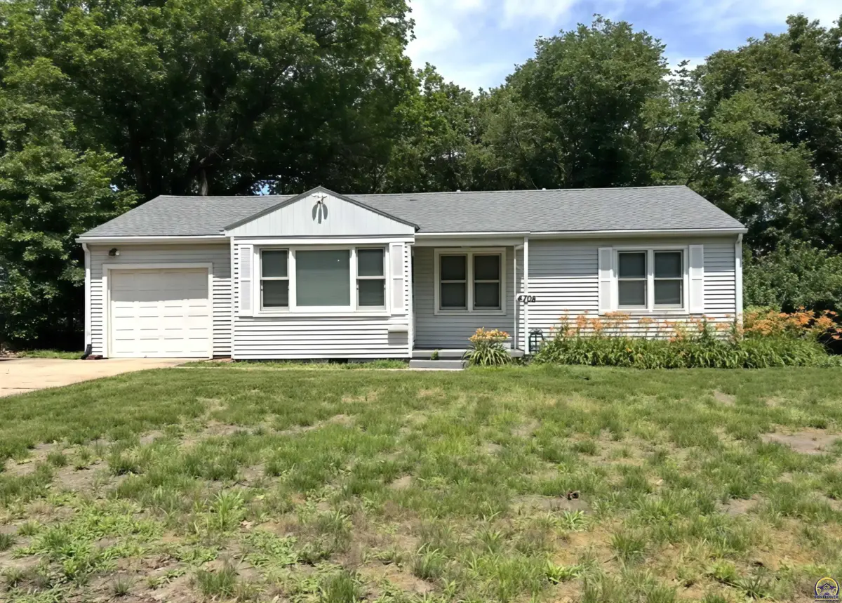 4708 SW 18th Ter, Topeka, KS 66614 - #1