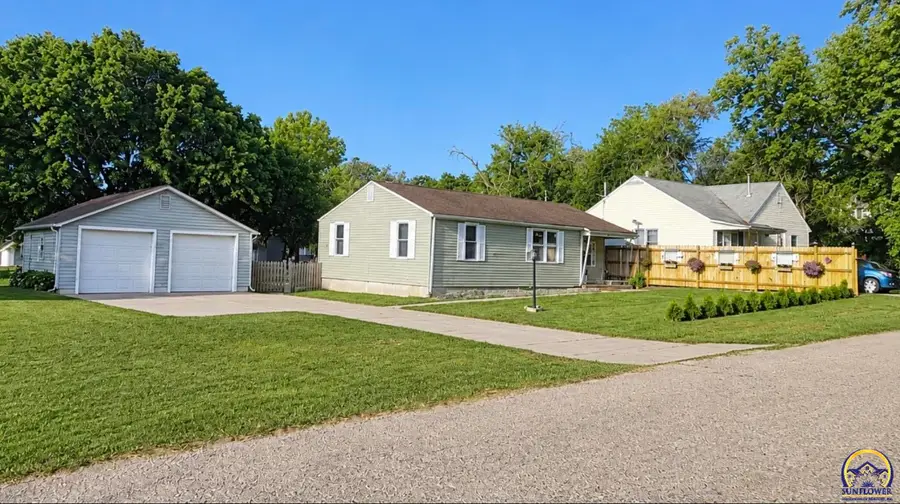 238 W 11th St, Florence, KS 66851 - #2