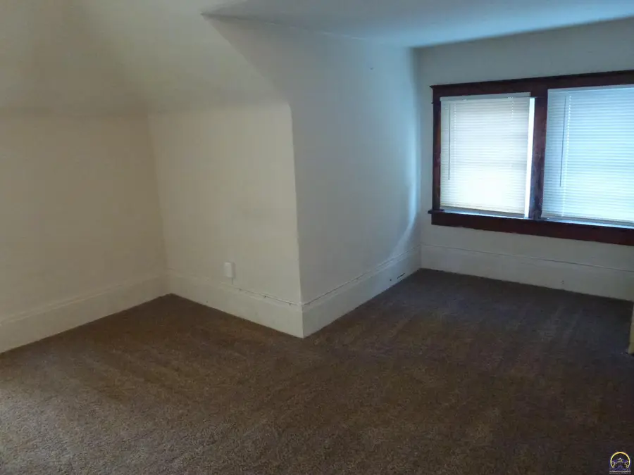 402 West St #Apartment D, Emporia, KS 66801 - #3