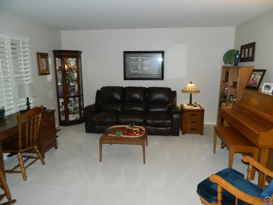 3202 SW 33rd Ct, Topeka, KS 66614-2606 - #3