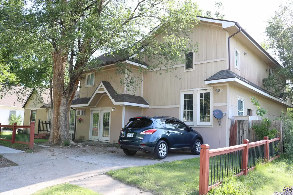 412 NE Chester Ave, Topeka, KS 66616 - #1