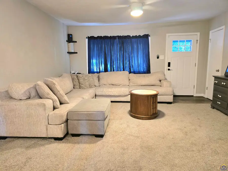 1400 SW Glencoe St, Topeka, KS 66611 - #2