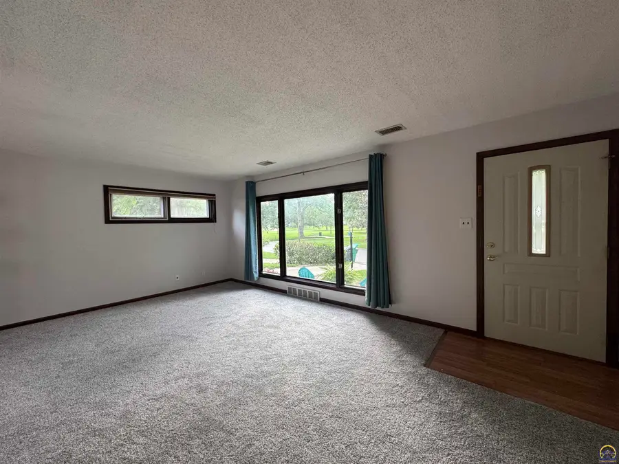 5307 SW 14th St, Topeka, KS 66604 - #3