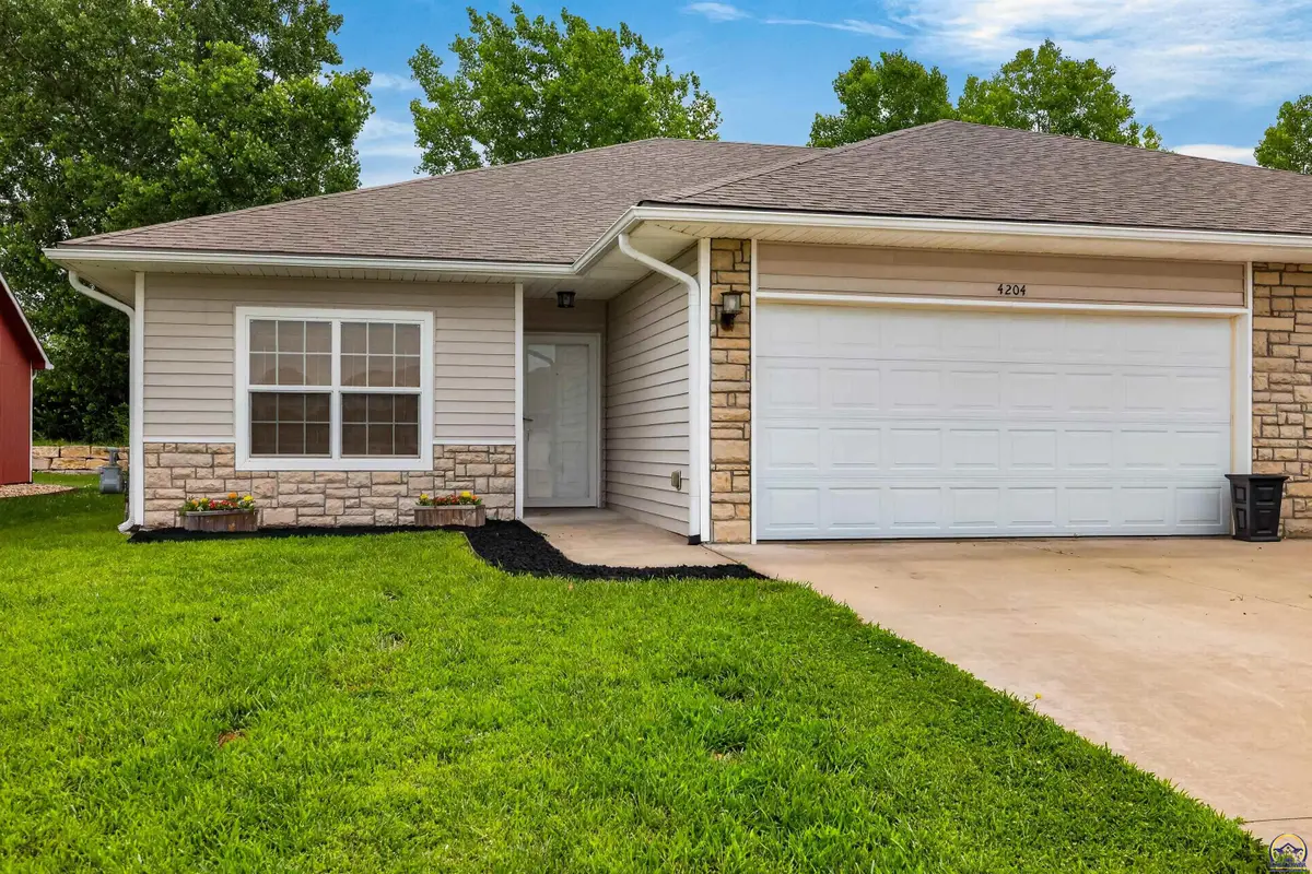 4204 SW Shenandoah Rd, Topeka, KS 66610 - #1