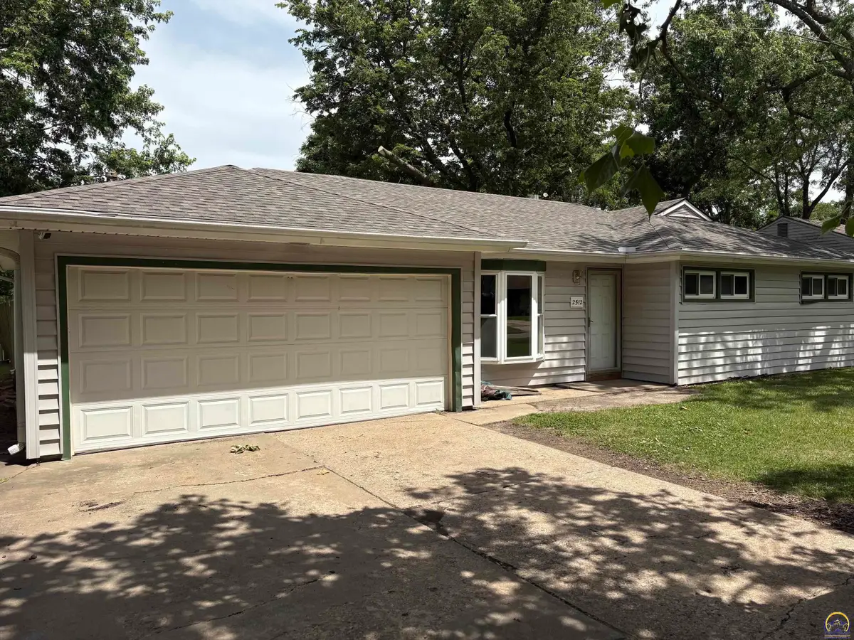 2512 SW Mission Ave, Topeka, KS 66604 - #1