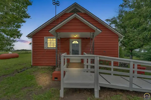3184 158th Rd, Delia, KS 66418
