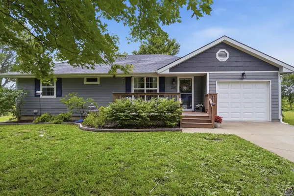 205 Surrey Ln, Overbrook, KS 66524