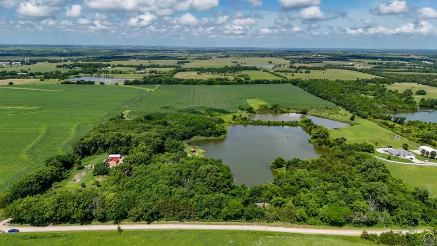 8441 SW Valencia Rd, Auburn, KS 66402 - #2
