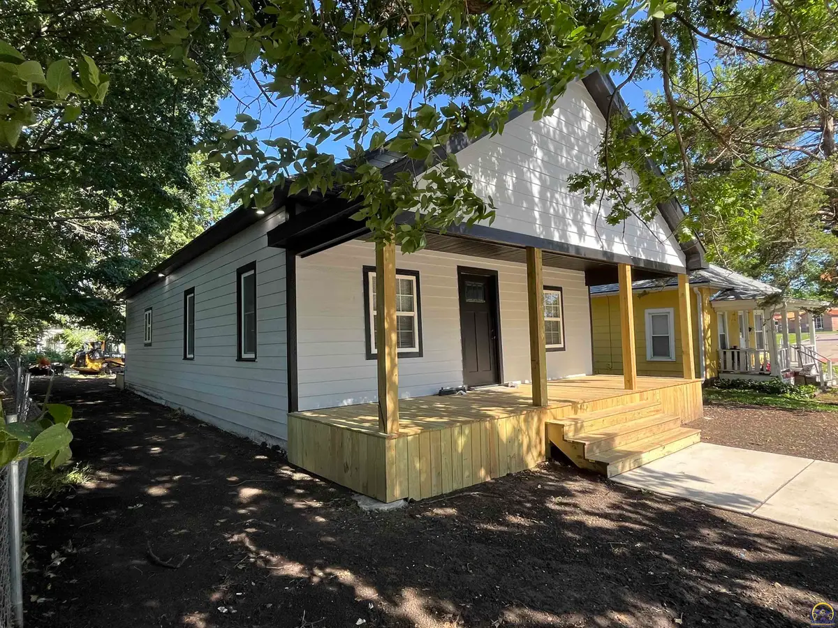 114 S Washington St, Emporia, KS 66801 - #1