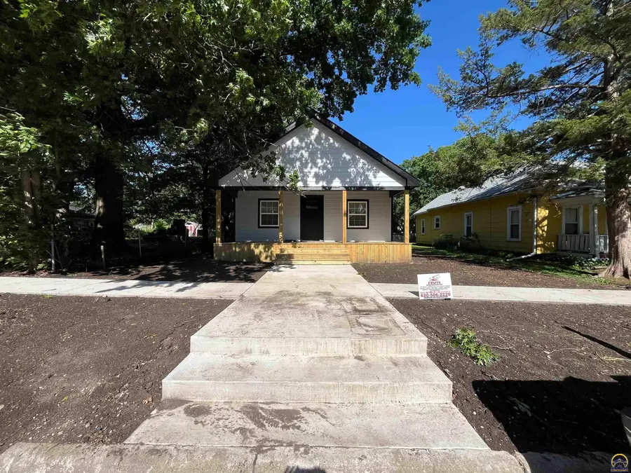 114 S Washington St, Emporia, KS 66801 - #2