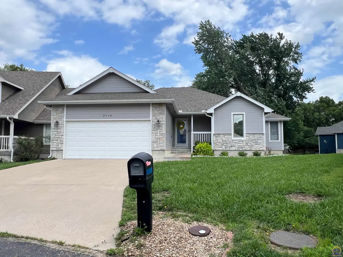 3710 SW Brook Lawn Ct, Topeka, KS 66610 - #1