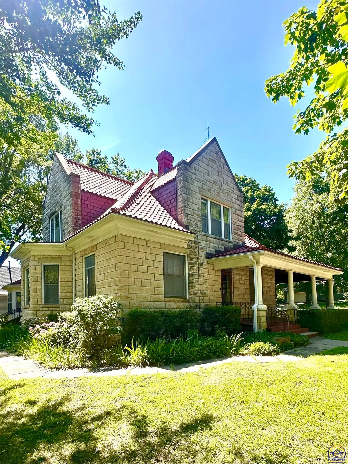 605 N Columbia St, Council Grove, KS 66846 - #1