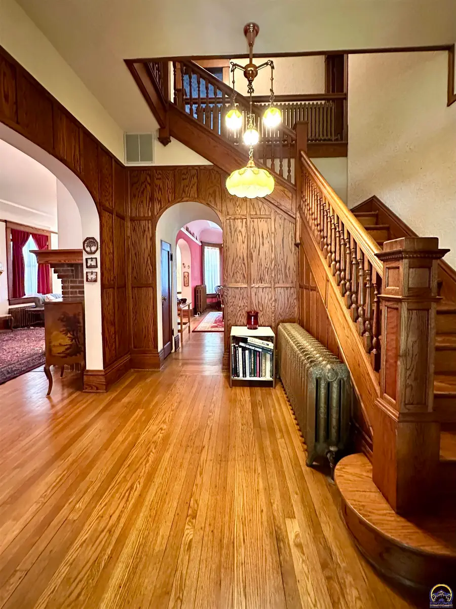 605 N Columbia St, Council Grove, KS 66846 - #2