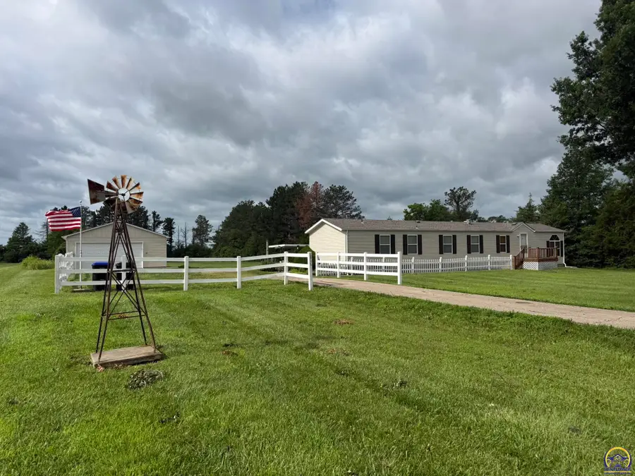 6935 SE 53rd St, Tecumseh, KS 66542 - #3