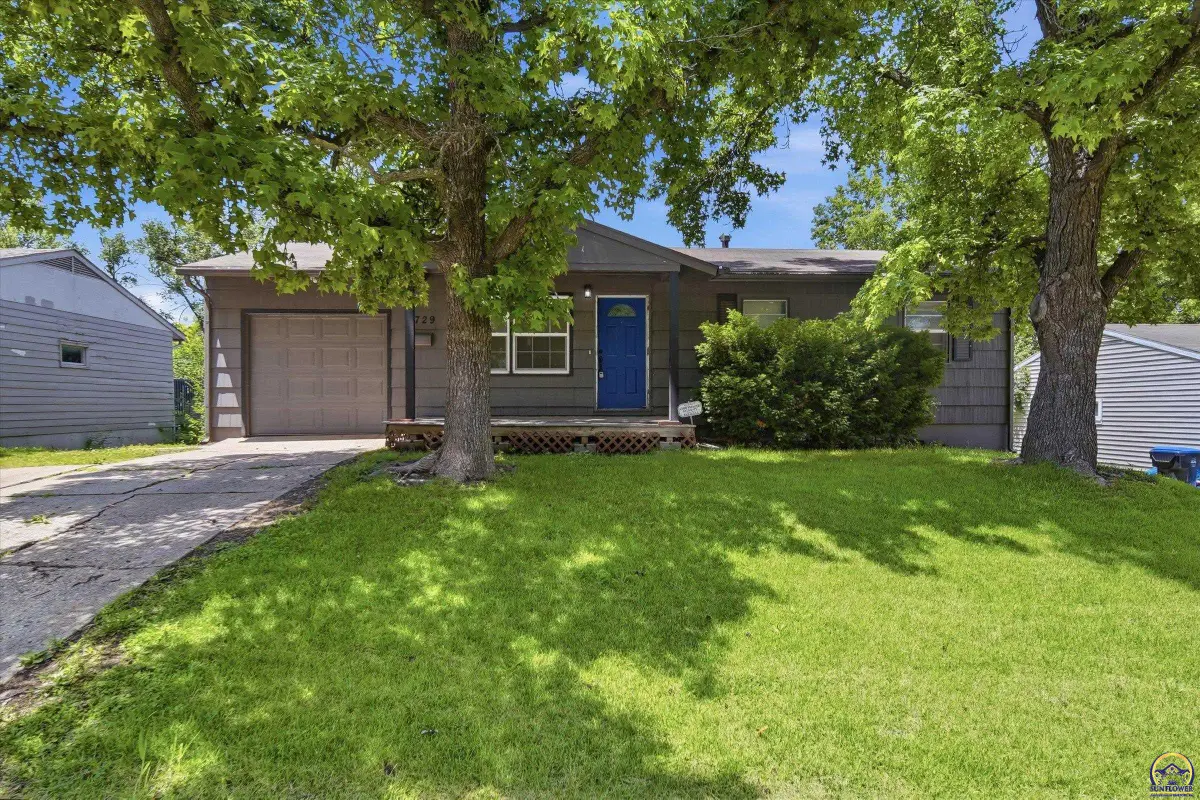 3729 SE Truman Ave, Topeka, KS 66609 - #1