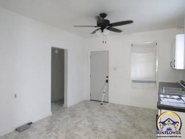 1220 NW Fillmore St, Topeka, KS 66608 - #3