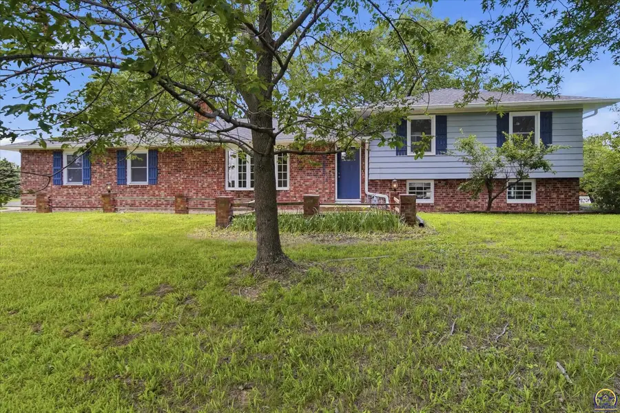 4625 NW Brickyard Rd, Topeka, KS 66618 - #2