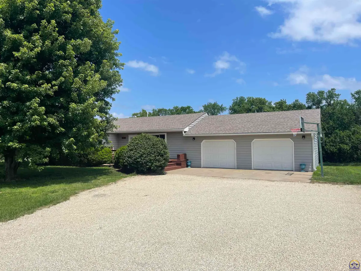 16345 Shadow Cir, Wamego, KS 66547 - #1