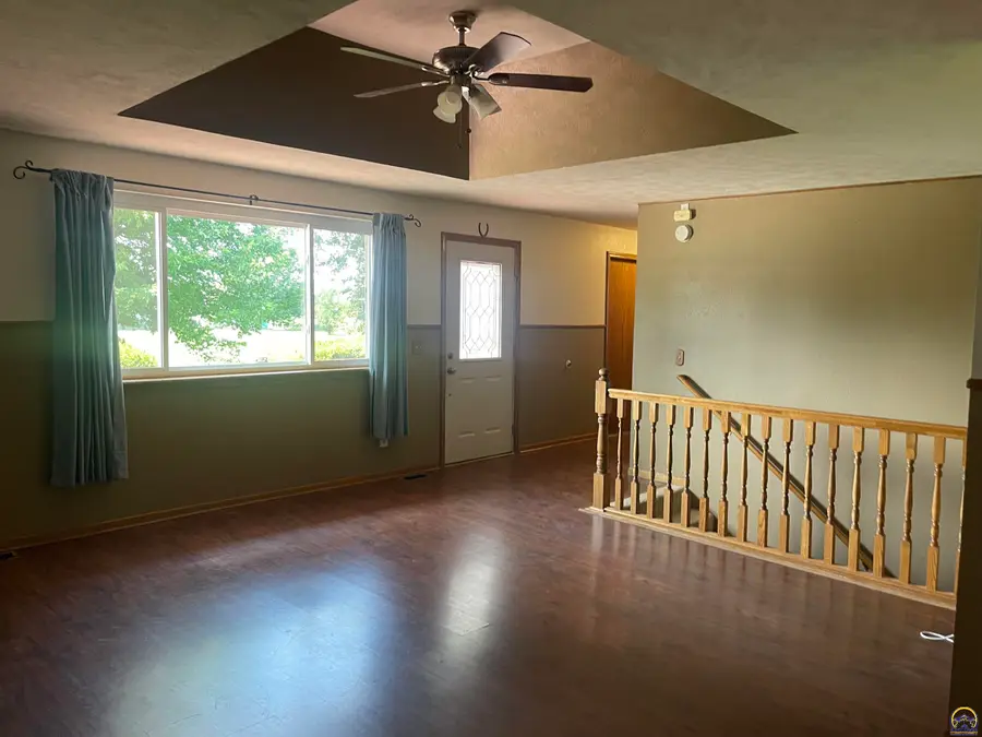16345 Shadow Cir, Wamego, KS 66547 - #2