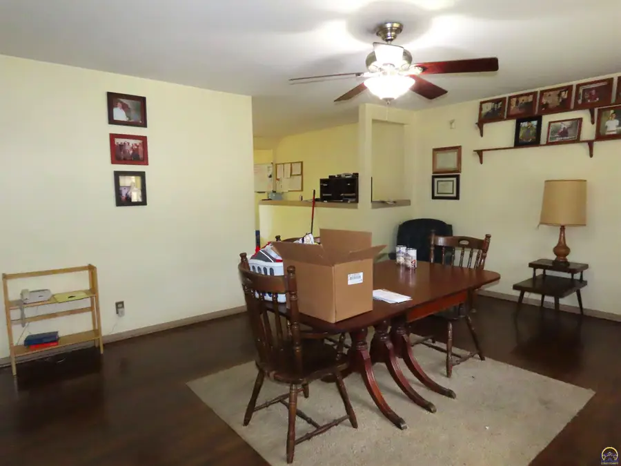 5401 SW 28th St, Topeka, KS 66614 - #2