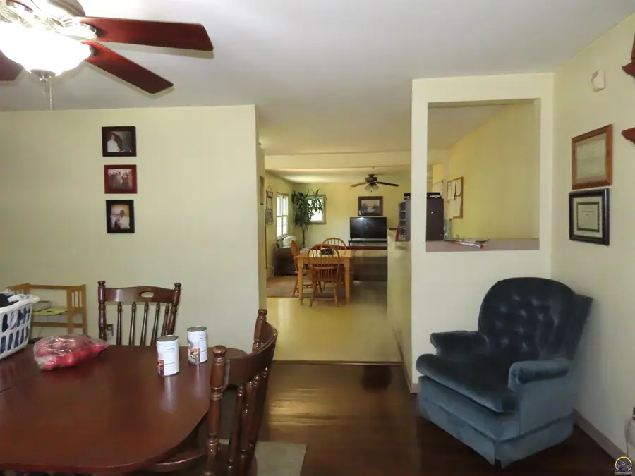 5401 SW 28th St, Topeka, KS 66614 - #3