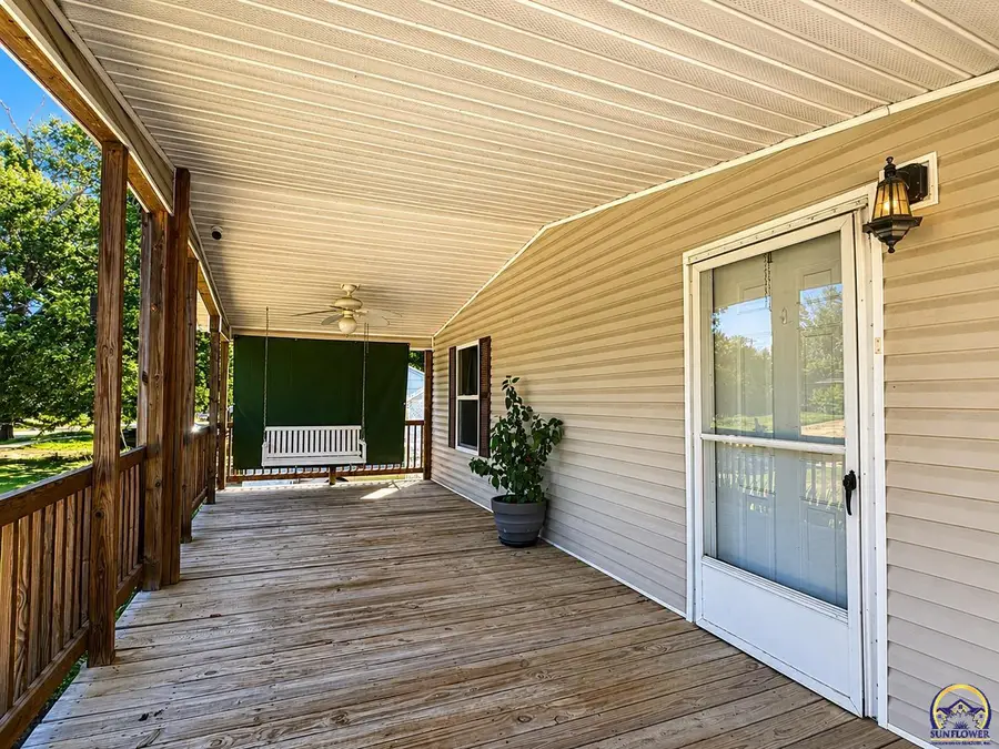 420 SE 34th St, Topeka, KS 66605 - #3