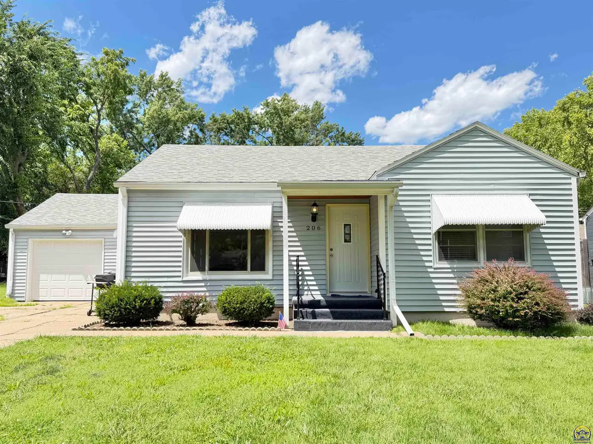 206 SW 24th St, Topeka, KS 66611 - #1