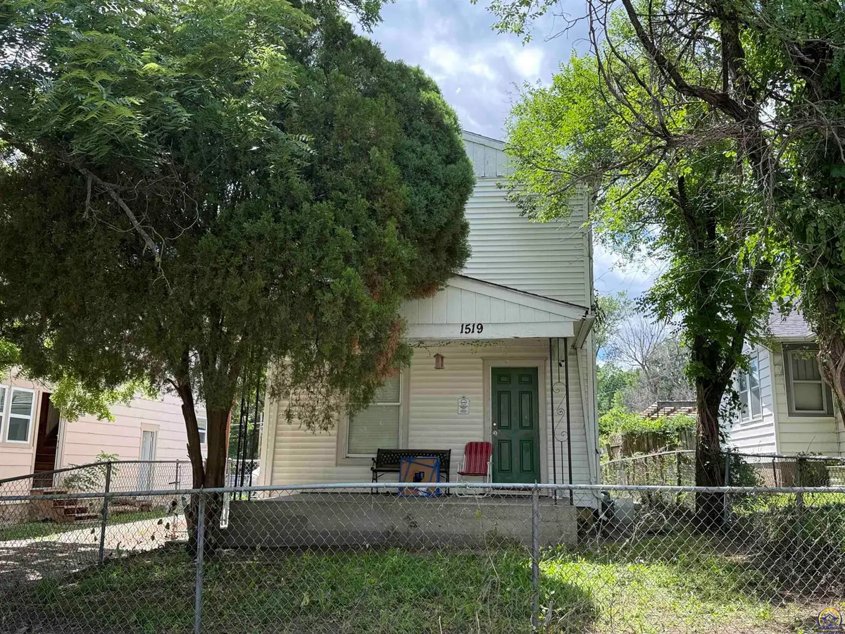 1519 SW Washburn Ave, Topeka, KS 66604 - #1