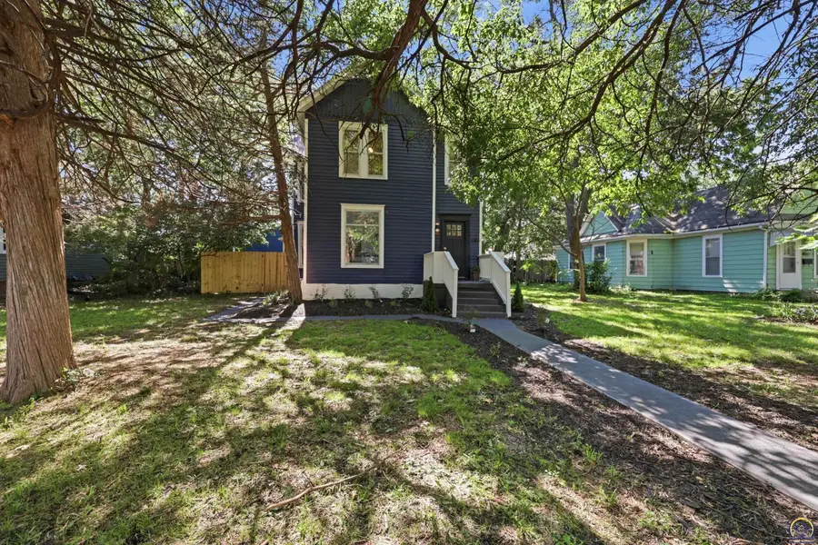 1185 SW Macvicar Ave, Topeka, KS 66604 - #2