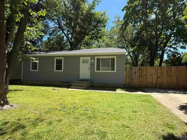 2616 SE Iowa Ave, Topeka, KS 66605