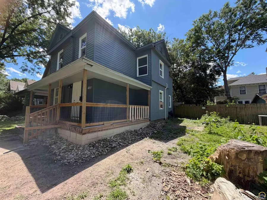 1105 SW Western Ave, Topeka, KS 66604 - #2