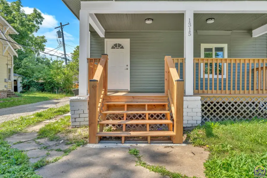 1315 SW 11th St, Topeka, KS 66604 - #3