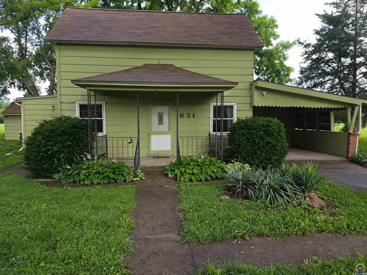 631 Green St, Rossville, KS 66533 - #1